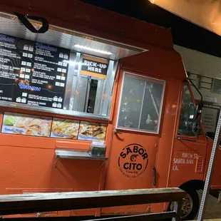 Food truck outside (4/24)
