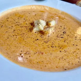  bowl of soup with croutons