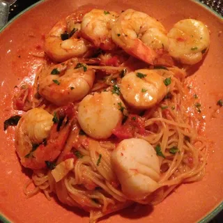 Capellini Con Gamberi Fradiavolo