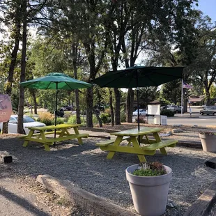 Outdoor seating. Nice.