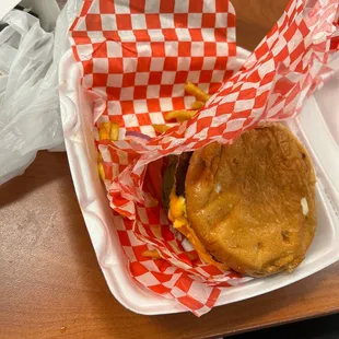 I ordered a double Bacon Cheeseburger with grilled onions and got a double cheeseburger, with NO bacon and NO grilled onions.