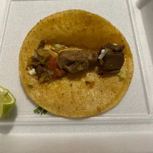 Taco de lengua only 2 pieces of meat