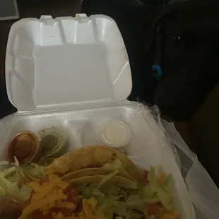 Three beef tacos and their sauces brought by @jamizehr
