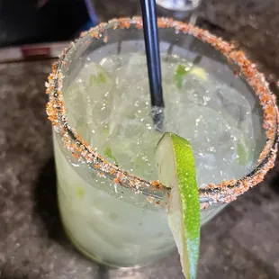 a close up of a margarita