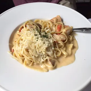 Seafood Fettuccine Pasta