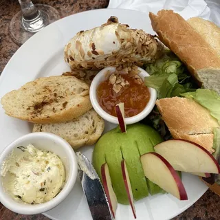 Brie en Croute D Amandes