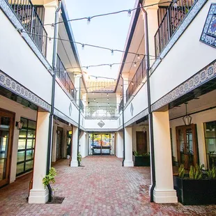 Cetrella Paseo restaurant at left