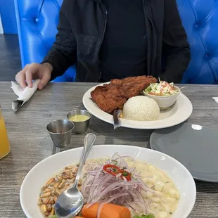 Ceviche Clasico y Milanesa de Pollo  Maracuya Inca Kola