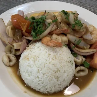 Saltado mariscos