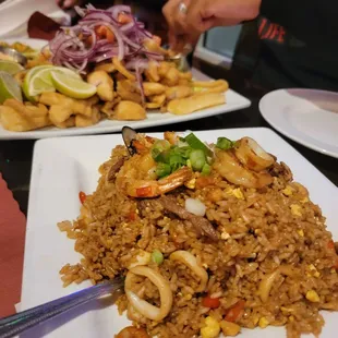 Chaufa Mixto de Mariscos Pollo y Carne &amp; Jalea Mixta