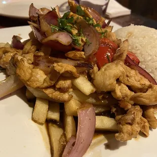 Pollo Saltado