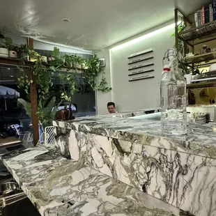 Countertop bar