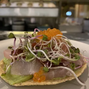 Hamachi tostada