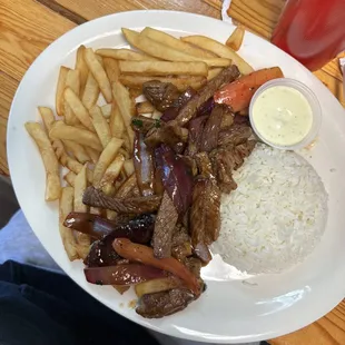 Lomo saltado