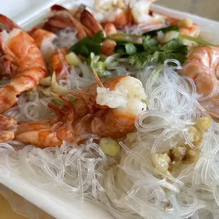 Garlic steamed shrimp over clear noodle