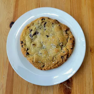 chocolate chip cookie
