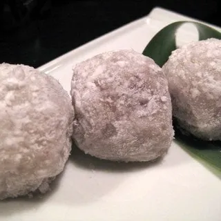 Green Tea Or Chocolate Mochi