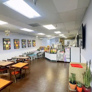Welcome to Cha Cha Boba Tea, Where you can can mix different flavours together.