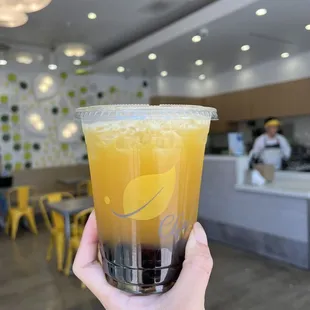 Mango Green Tea with Boba