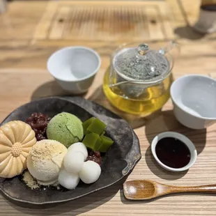 Amitsu with green tea