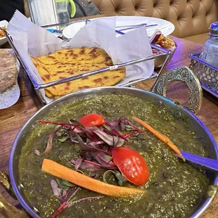 Makki Di Roti and Saag