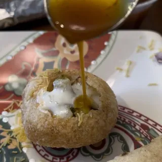 Dahi Bateta Sev Poori*
