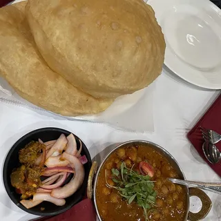 Chana Bhatura*