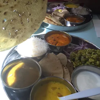 Bhel Thali