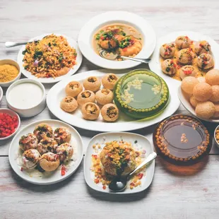 Home of Chaat lovers who love chaat the right way on roadside!