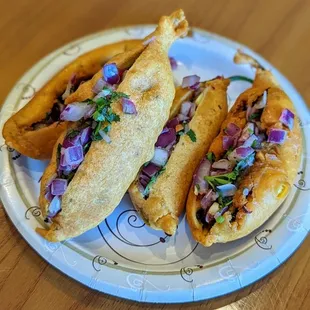 Onion Mirchi Bajji | Instagram: @telephonesmoothie