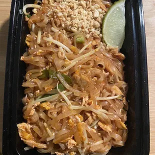 Chicken pad thai