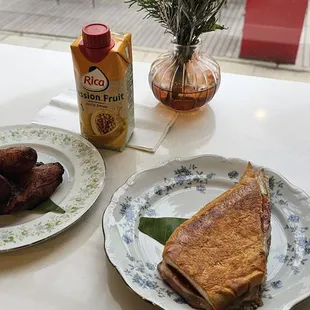 Quaint counter space to eat my Ybor and plaintains.