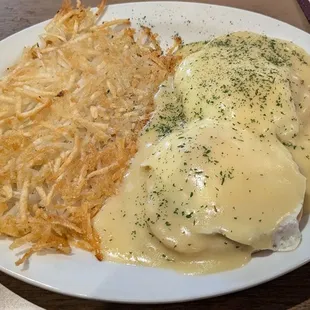 Eggs Benedict with hash browns