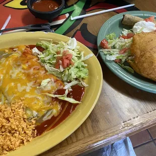 Combo plate - cheese enchiladas, Gordita, flautas