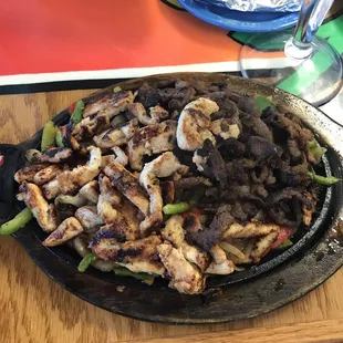 Their combo chicken and steak fajita! Outstanding!!!