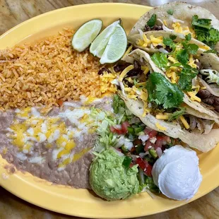 Another plate of delicious carne tacos, every bite fresh, hot, and delicious!