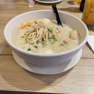 Tom Kha