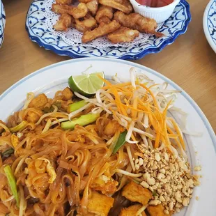 Tofu Pad Thai. Calamari Rings.