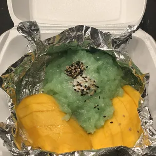 Fresh Mango with Sweet Sticky Rice