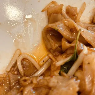 Greasy and oily rice noodle pad kee maw