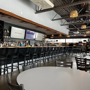 Lots of bar area!