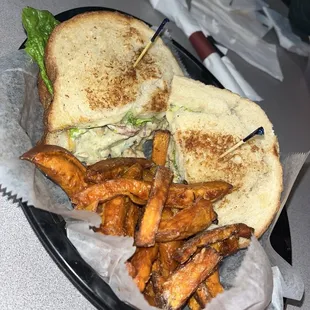 Hardcore Joe with sweet potato fries