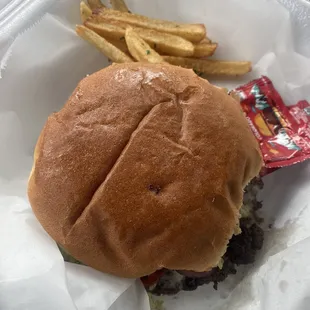 This was one of the best burgers I've had. Well seasoned and smashed to perfection.