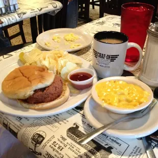 Chopped Vegetarian BBQ sandwich and Mac n cheese