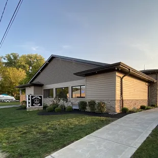 Street view of the tavern