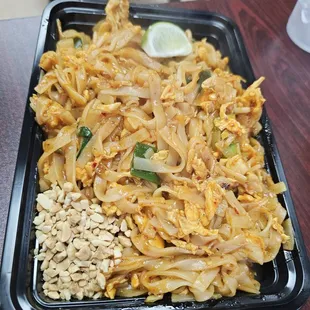 Chicken pad thai