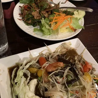 Som Tum Poo (Papaya Salad with Salted Crabs)