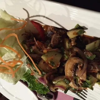 Yum Nuer (Beef Salad)