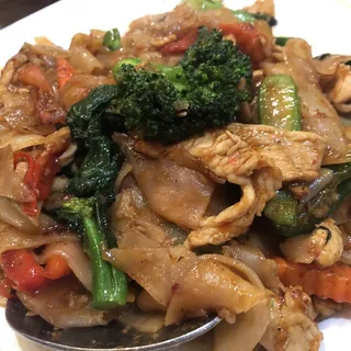 Pad Kee Mao (Drunken Noodles)