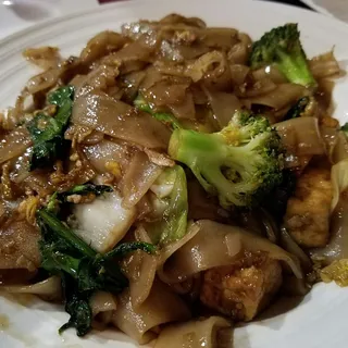 Pad Se-Ew (Sweet Soy Sauce)